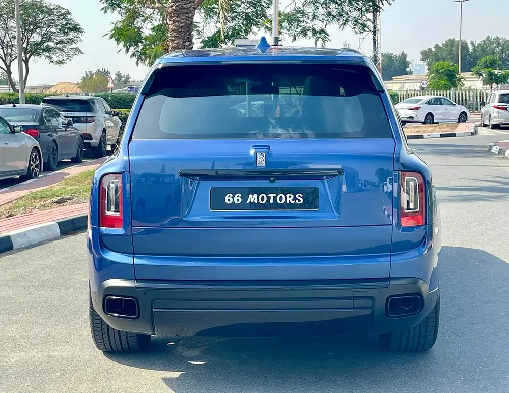 Rolls-Royce Cullinan Black Badge 2019 - GCC Specs - Pristine Condition - Image 6