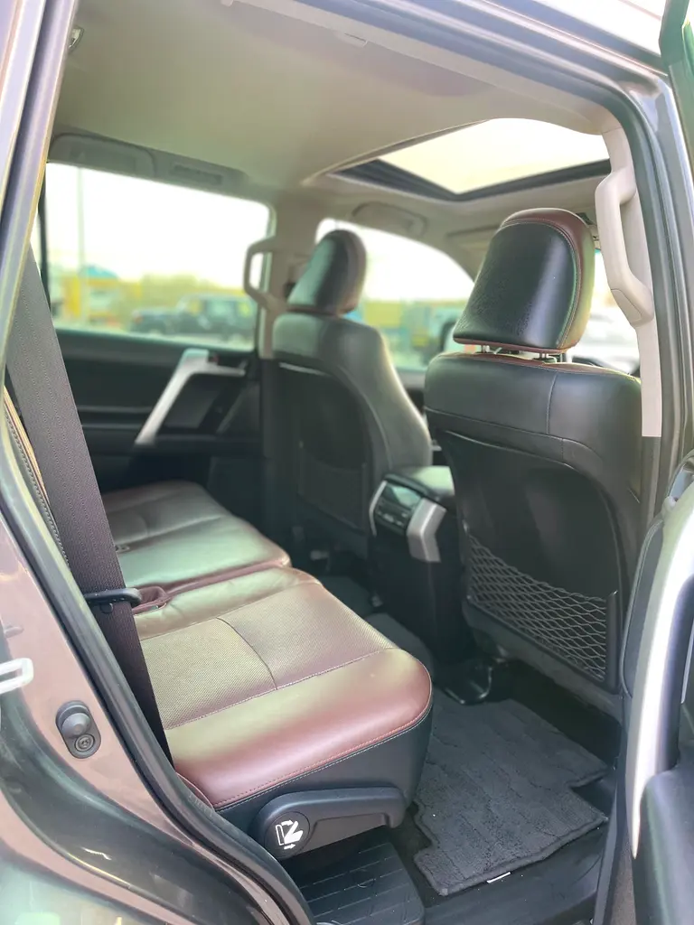 TOYOTA PRADO 2020 VXR 4.0 V6 GCC SPECS - Image 12