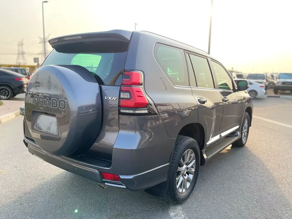 TOYOTA PRADO 2020 VXR 4.0 V6 GCC SPECS - Image 6
