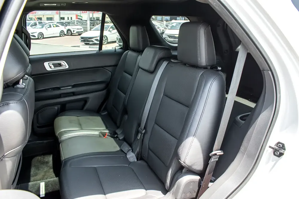 2015 - FORD EXPLORER - SUPER CLEAN - ONLY 94,000 KM - Image 17