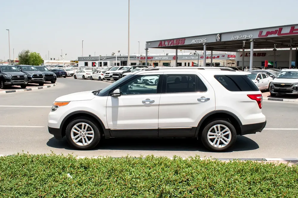 2015 - FORD EXPLORER - SUPER CLEAN - ONLY 94,000 KM - Image 5