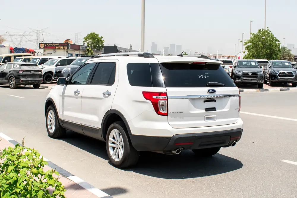 2015 - FORD EXPLORER - SUPER CLEAN - ONLY 94,000 KM - Image 6