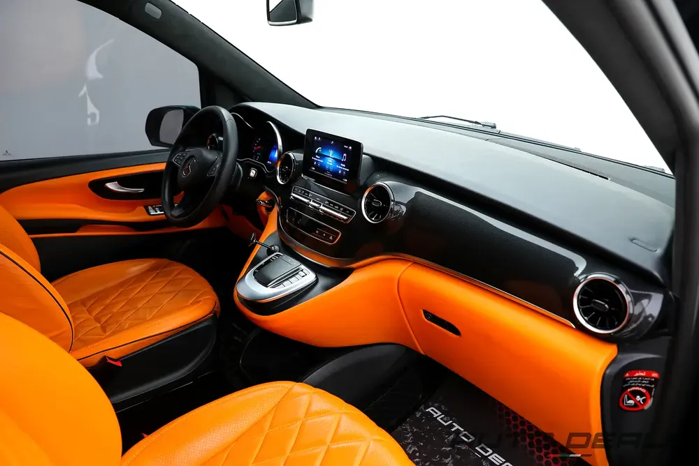 2021 Mercedes-Benz Viano V 250 | GCC | Luxury VIP Interior | Ambient Lighting | Clean Uint | 2.0L i4 - Image 11