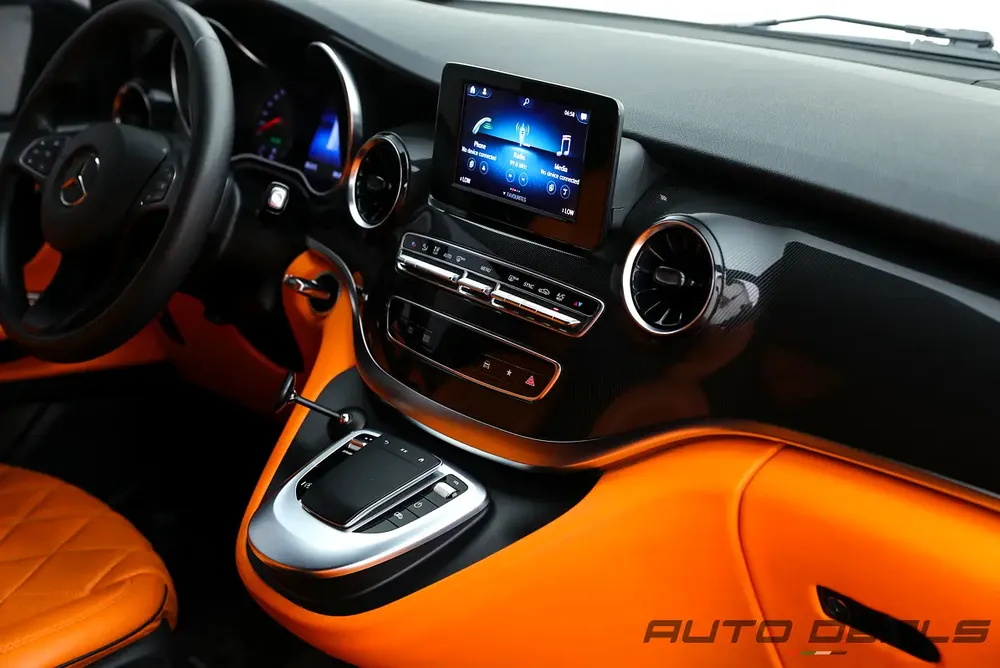 2021 Mercedes-Benz Viano V 250 | GCC | Luxury VIP Interior | Ambient Lighting | Clean Uint | 2.0L i4 - Image 12