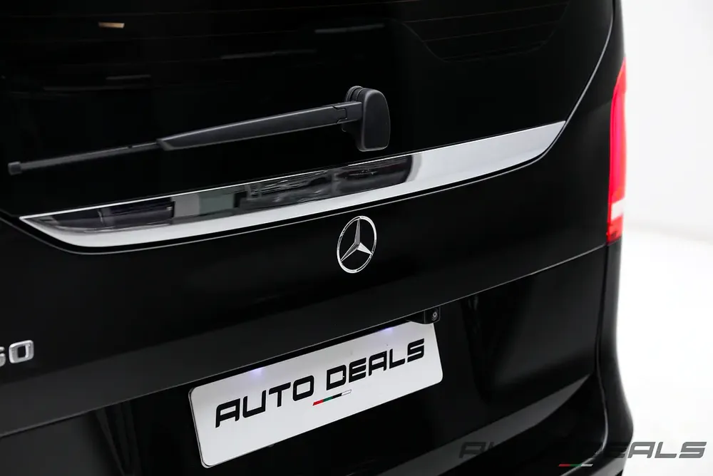 2021 Mercedes-Benz Viano V 250 | GCC | Luxury VIP Interior | Ambient Lighting | Clean Uint | 2.0L i4 - Image 7