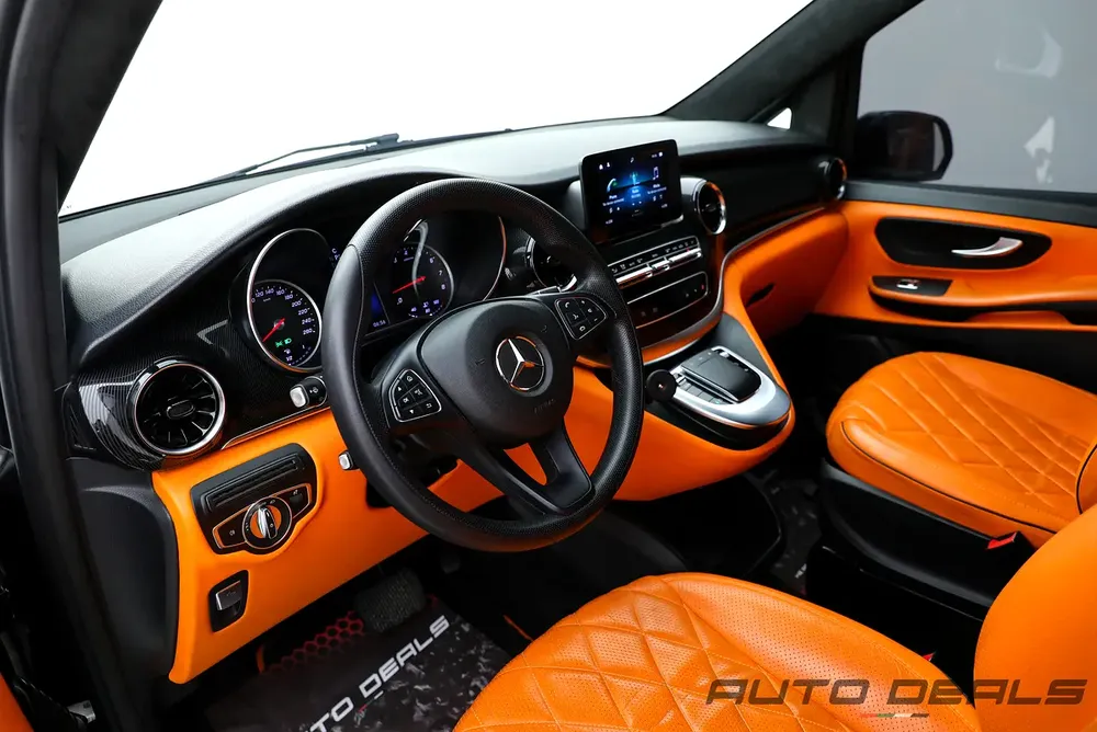 2021 Mercedes-Benz Viano V 250 | GCC | Luxury VIP Interior | Ambient Lighting | Clean Uint | 2.0L i4 - Image 9