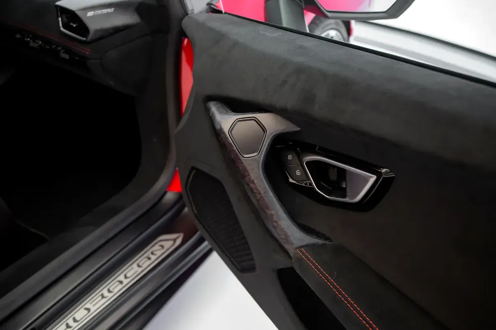 HURACAN PERFORMANTE | TWO TONE INTERIOR | WARRANTY AVAILABLE - Image 11