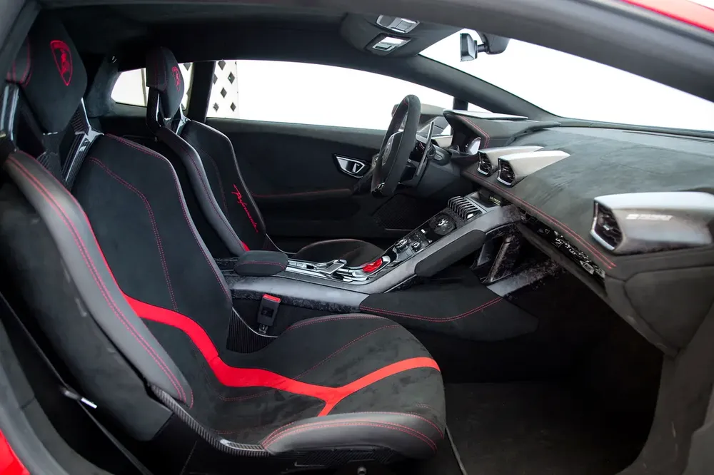 HURACAN PERFORMANTE | TWO TONE INTERIOR | WARRANTY AVAILABLE - Image 12