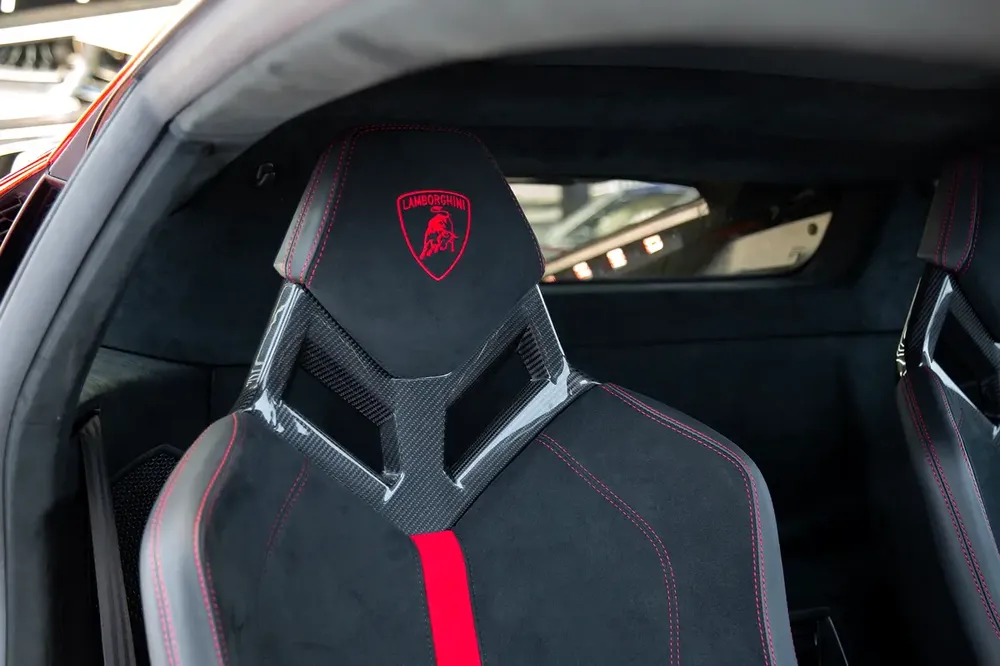HURACAN PERFORMANTE | TWO TONE INTERIOR | WARRANTY AVAILABLE - Image 15