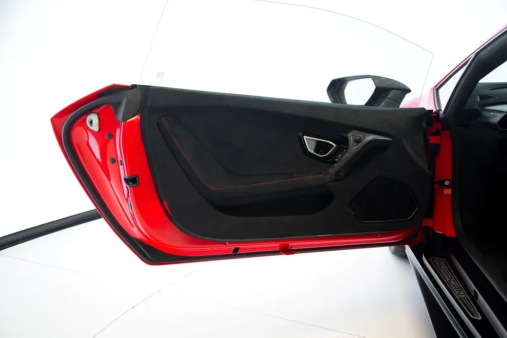 HURACAN PERFORMANTE | TWO TONE INTERIOR | WARRANTY AVAILABLE - Image 7