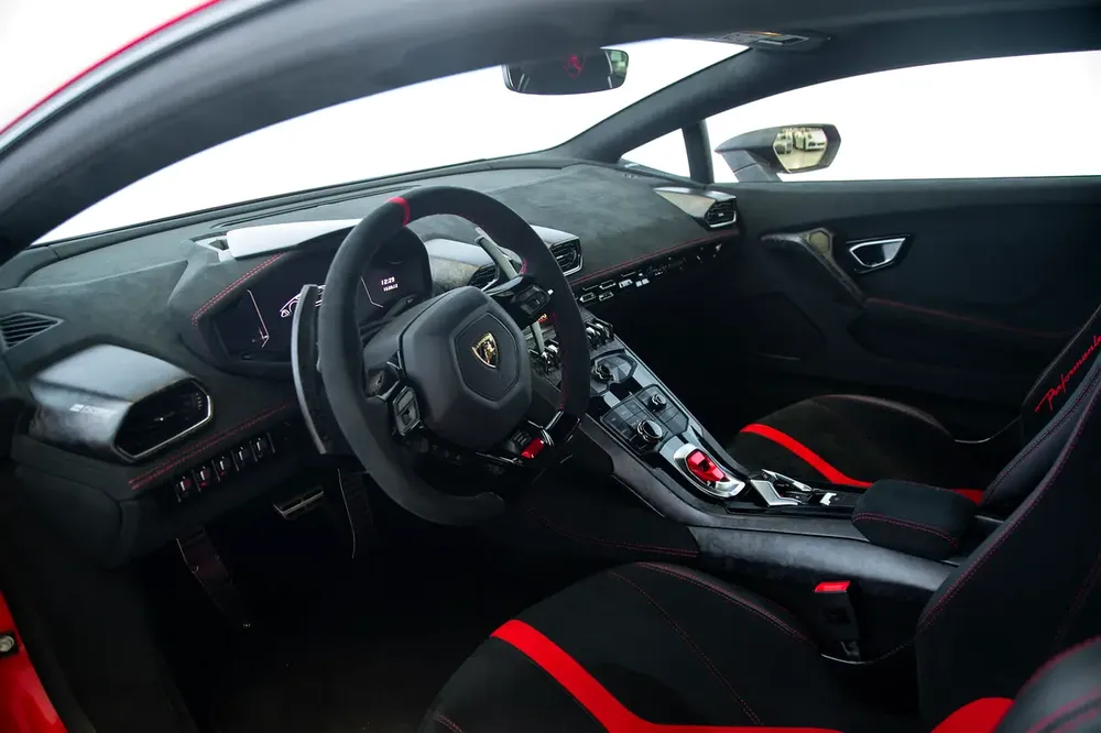 HURACAN PERFORMANTE | TWO TONE INTERIOR | WARRANTY AVAILABLE - Image 8