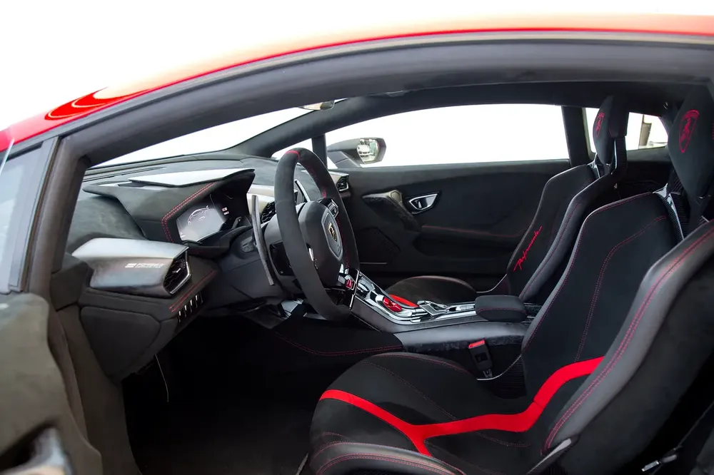HURACAN PERFORMANTE | TWO TONE INTERIOR | WARRANTY AVAILABLE - Image 9