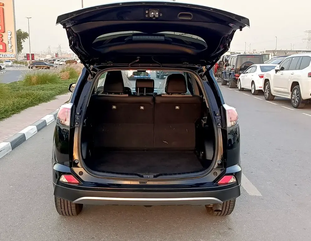 2018 Toyota Rav4 XLE - Image 9
