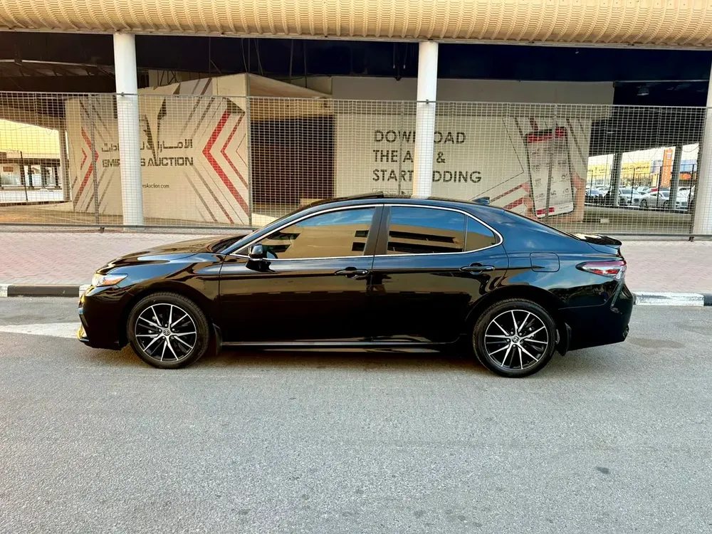 2024 Toyota Camry SE - Canadian Specs - Perfect Condition - Image 6
