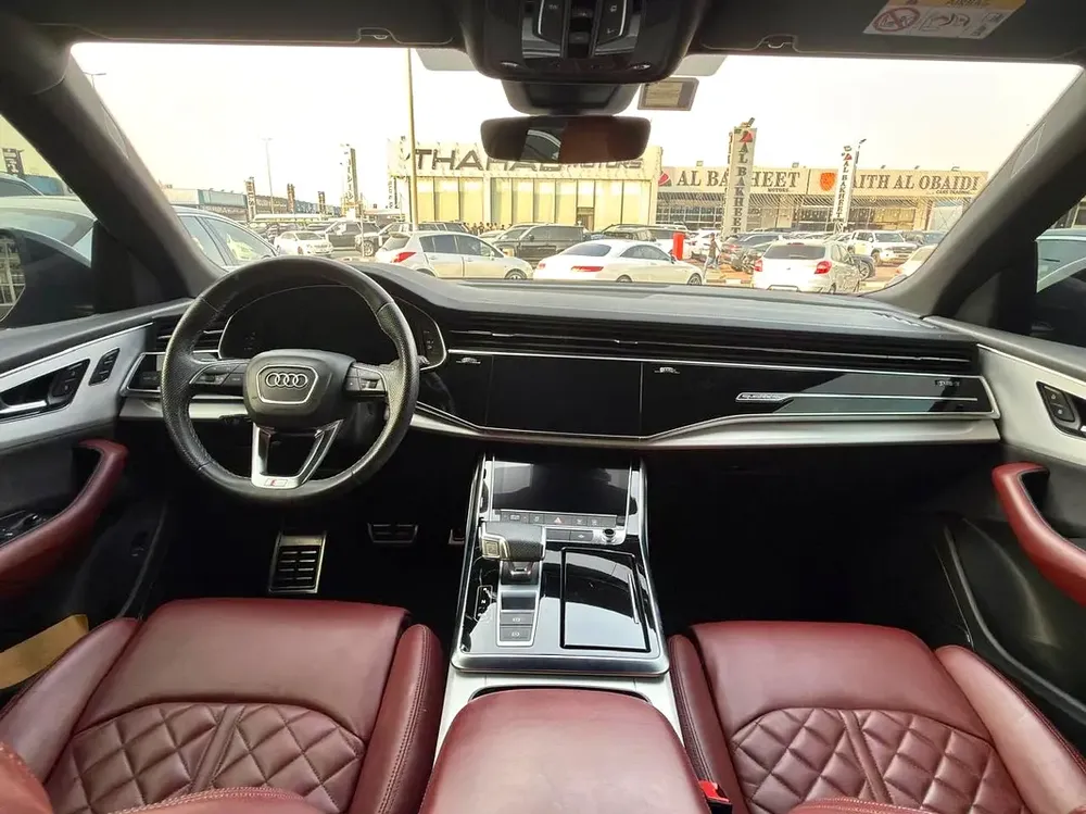 Audi SQ8 - Image 14