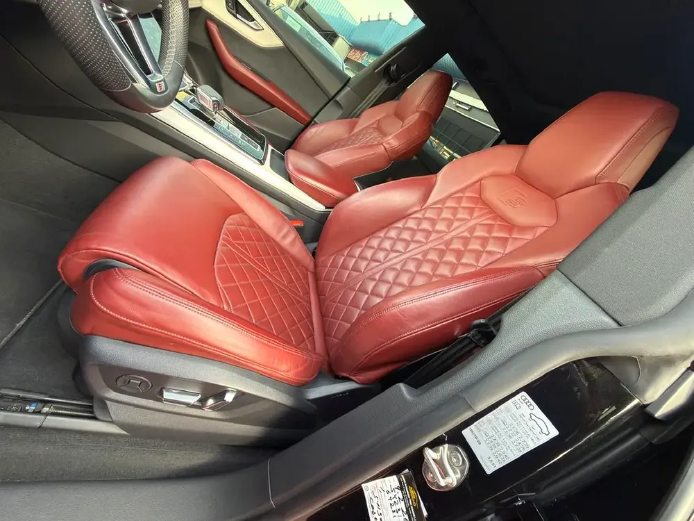 Audi SQ8 - Image 18
