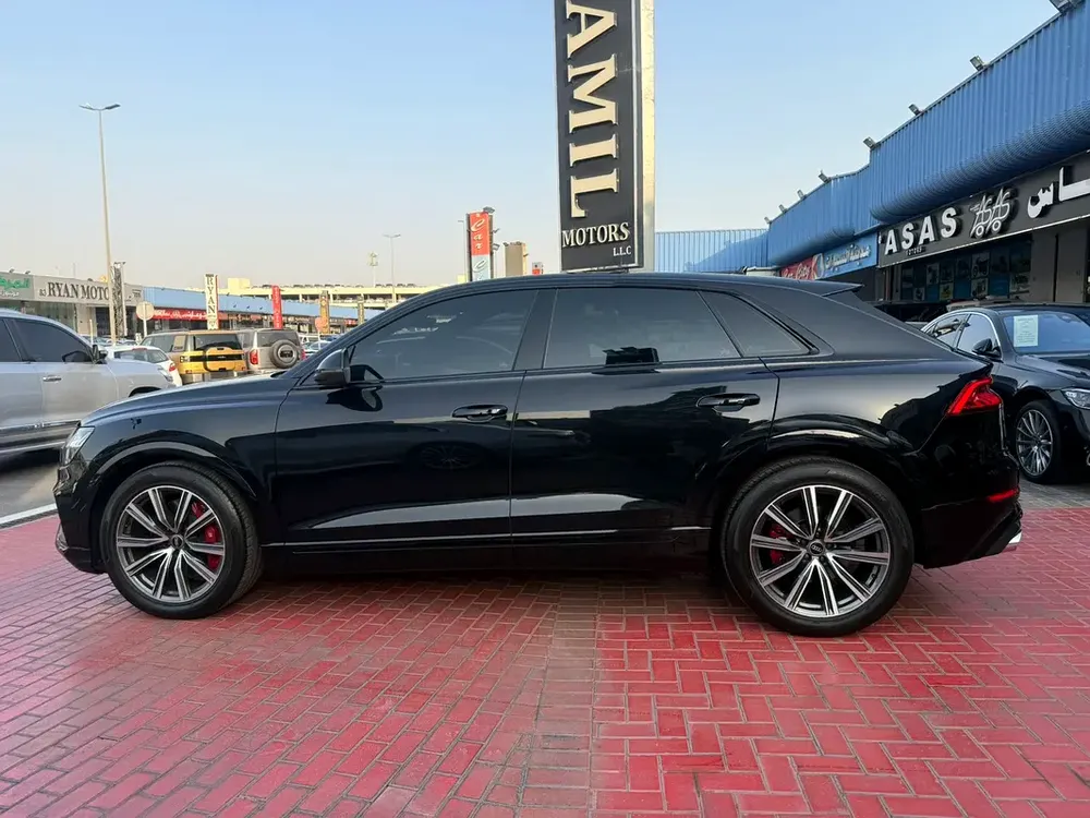 Audi SQ8 - Image 6