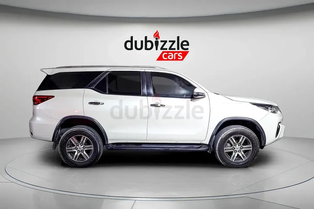 AED 1140/month | 2019 Toyota Fortuner  | GCC Specs | Ref#435372 - Image 4