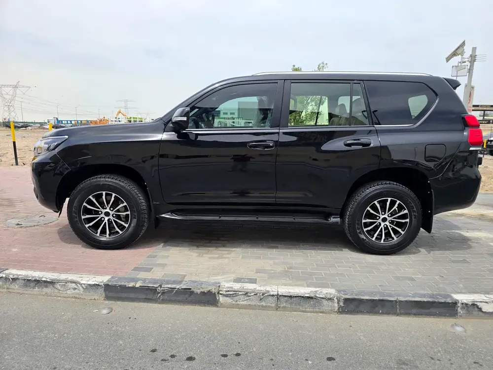 Toyota Prado 2023 TXL DIESEL 2.8L 4CYL WITH SUNROOF - Image 4