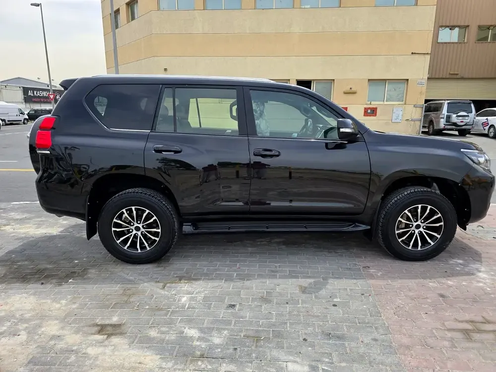 Toyota Prado 2023 TXL DIESEL 2.8L 4CYL WITH SUNROOF - Image 5