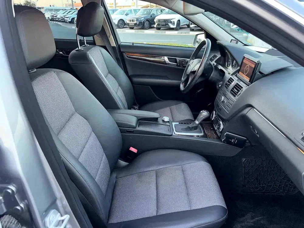 SUPER CLEAN C300 ONLY 49000 KM FRESH JAPAN IMPORTED - Image 7