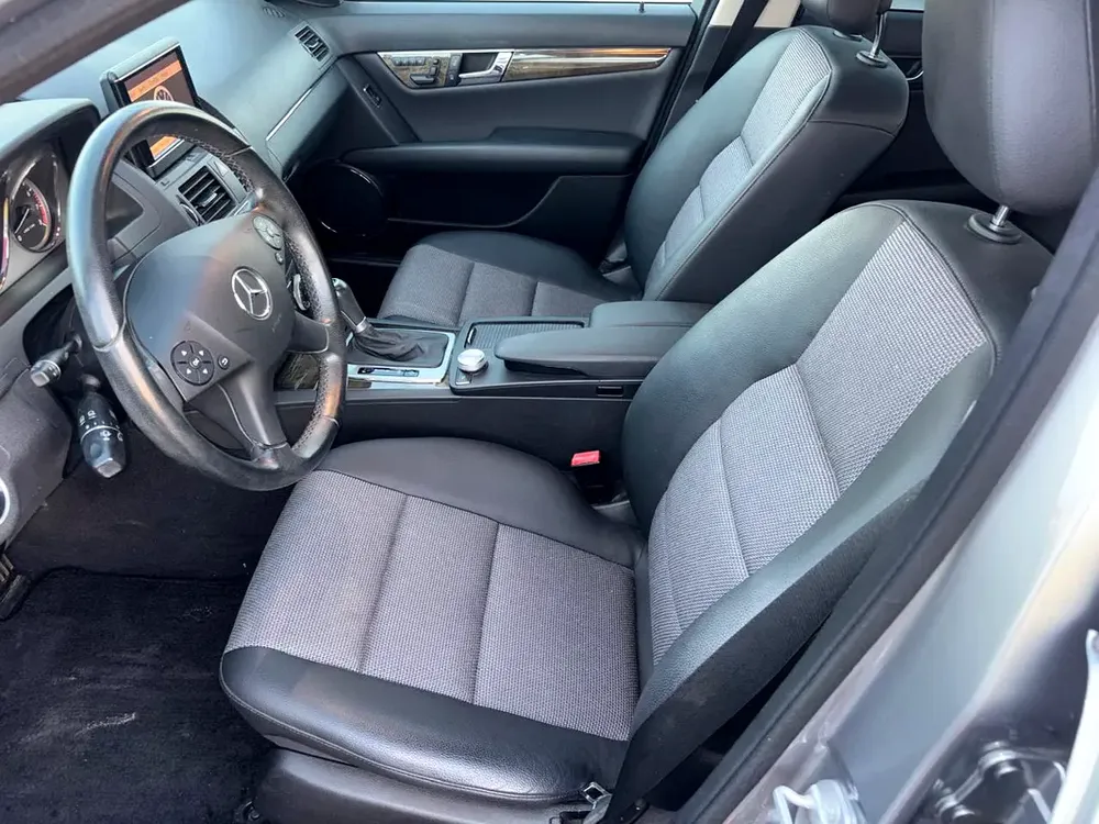 SUPER CLEAN C300 ONLY 49000 KM FRESH JAPAN IMPORTED - Image 9