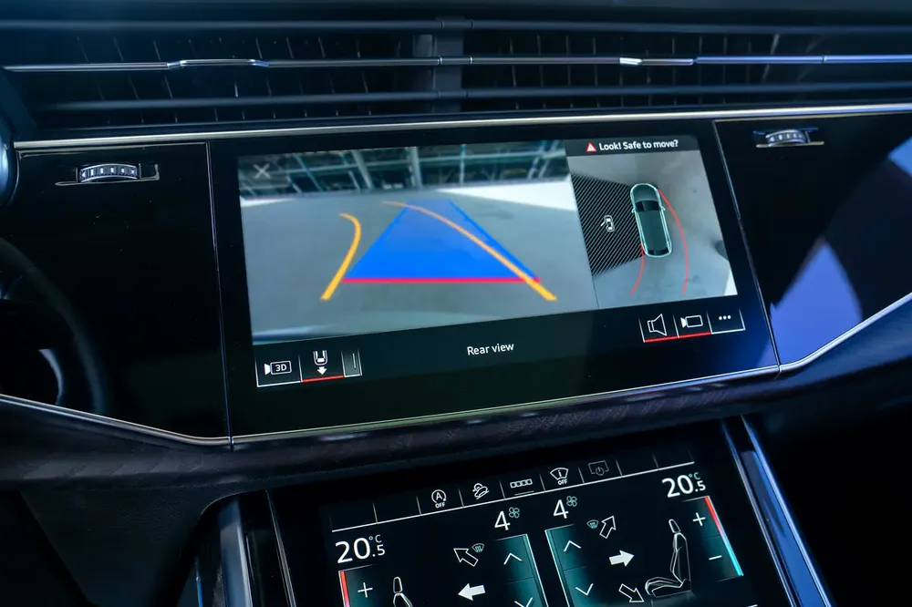 Audi Q8 55 TFSI Quattro- 2023 - Image 11