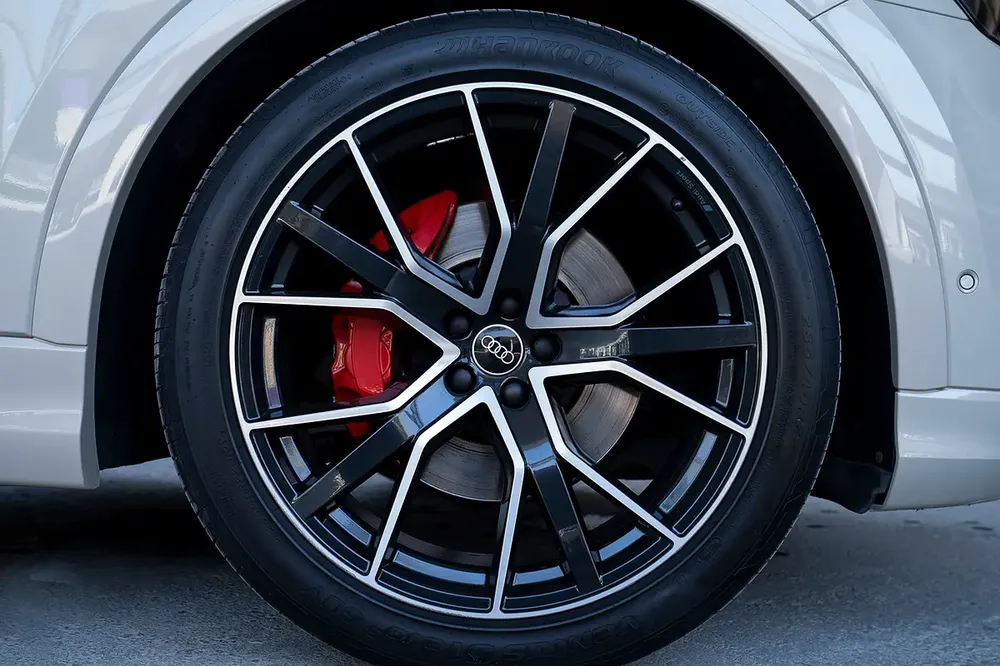 Audi Q8 55 TFSI Quattro- 2023 - Image 17