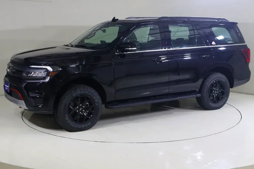 TL2524 / FREE REGISTRATION + INSURANCE / AL TAYER MOTORS AL QOUZ SHOWROOM - Image 7