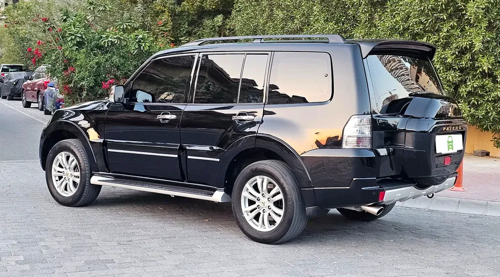 MITSUBISHI PAJERO GLS 3.8 4X4 # 2020 GCC # WELL MAINTAINED & ACCIDENT FREE  CAR FOR SALE. - Image 11