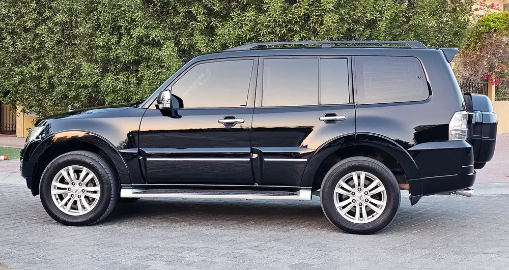MITSUBISHI PAJERO GLS 3.8 4X4 # 2020 GCC # WELL MAINTAINED & ACCIDENT FREE  CAR FOR SALE. - Image 5