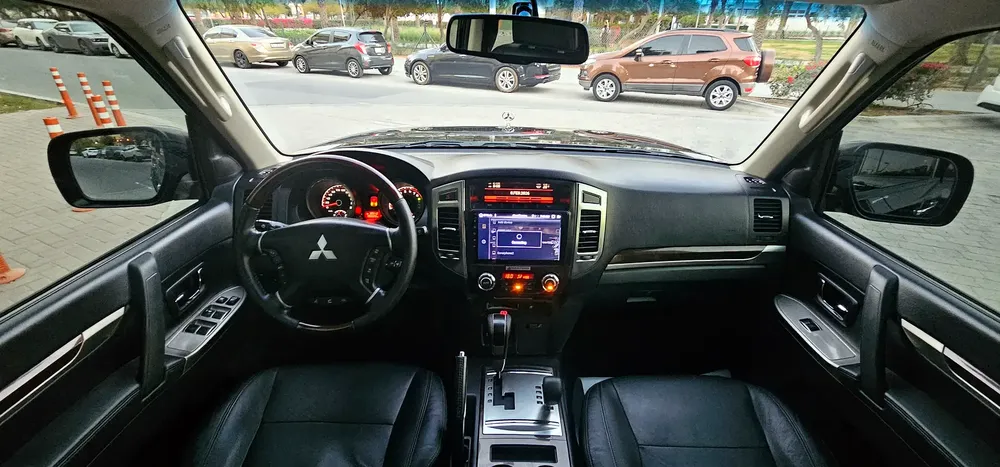 MITSUBISHI PAJERO GLS 3.8 4X4 # 2020 GCC # WELL MAINTAINED & ACCIDENT FREE  CAR FOR SALE. - Image 8