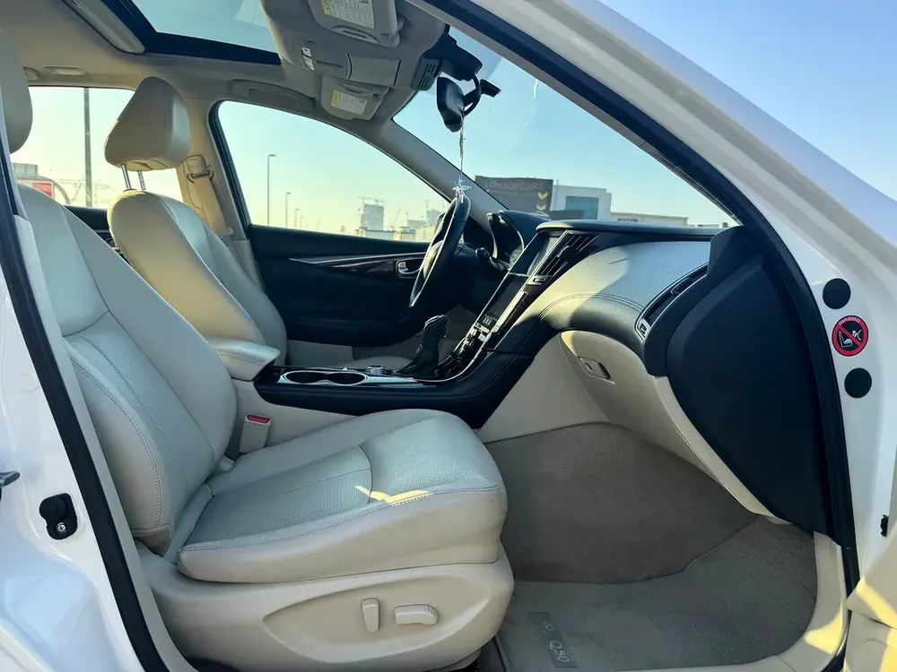 Infiniti Q50 2019 V6 3.0 GCC FULL OPTION 110,000 km 49,000 - Image 10