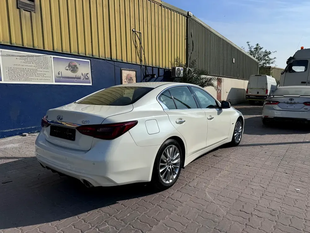 Infiniti Q50 2019 V6 3.0 GCC FULL OPTION 110,000 km 49,000 - Image 11