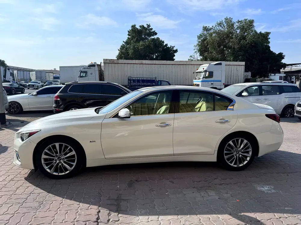Infiniti Q50 2019 V6 3.0 GCC FULL OPTION 110,000 km 49,000 - Image 9