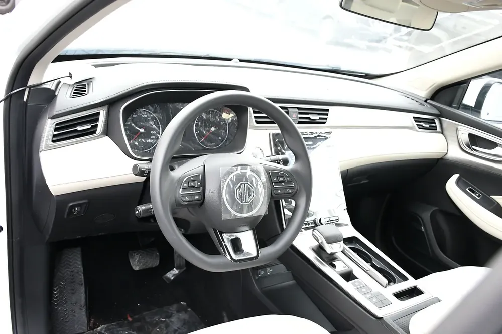 2025 MG RX5 1.5L Stander Automatic Petrol ( Ready Stock) - Image 10