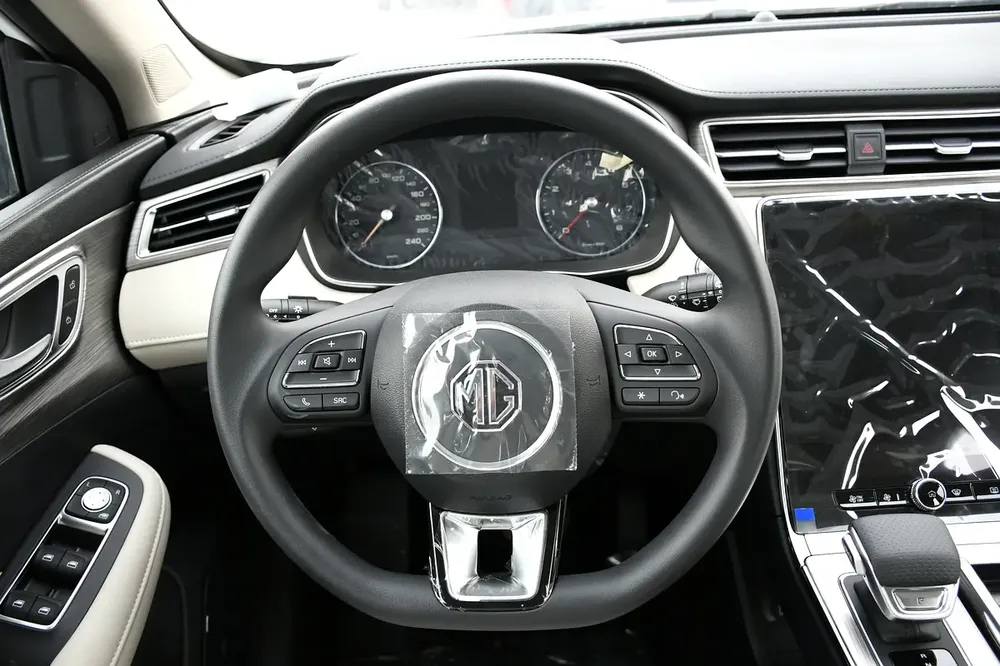 2025 MG RX5 1.5L Stander Automatic Petrol ( Ready Stock) - Image 18