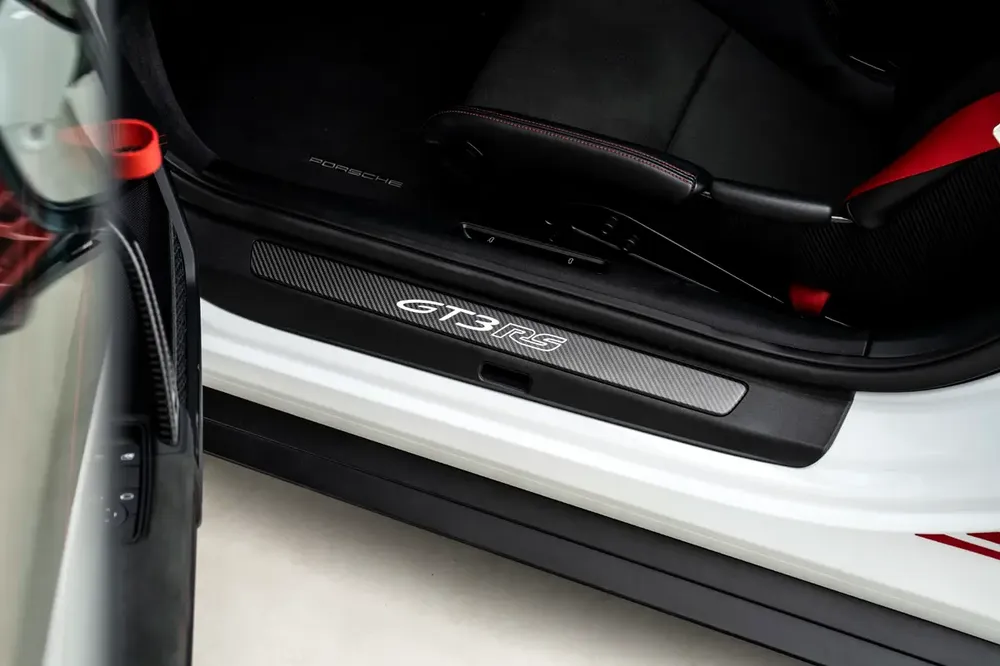 2023 PORSCHE 911 GT3 RS WEISSACH. CARBON CERAMIC BRAKES. SUSPENSION LIFTER. HIGH SPEC. MAIN DEALER S - Image 12
