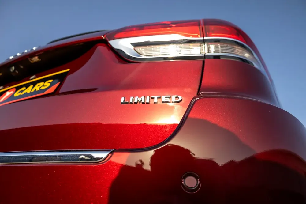 Jeep Grand Cherokee Limited (LOW MILEAGE) 2020 GCC | Warranty - Image 5