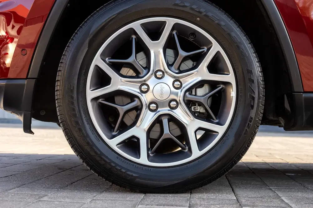 Jeep Grand Cherokee Limited (LOW MILEAGE) 2020 GCC | Warranty - Image 9