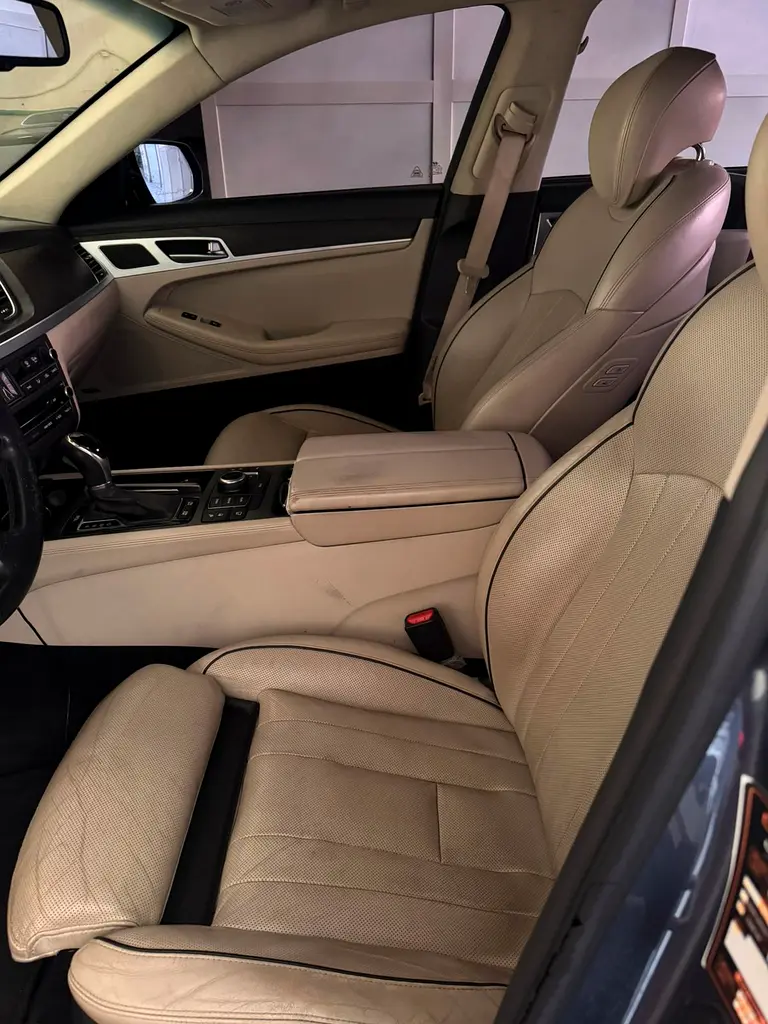 GCC GENESIS V8 ROYAL - Image 4
