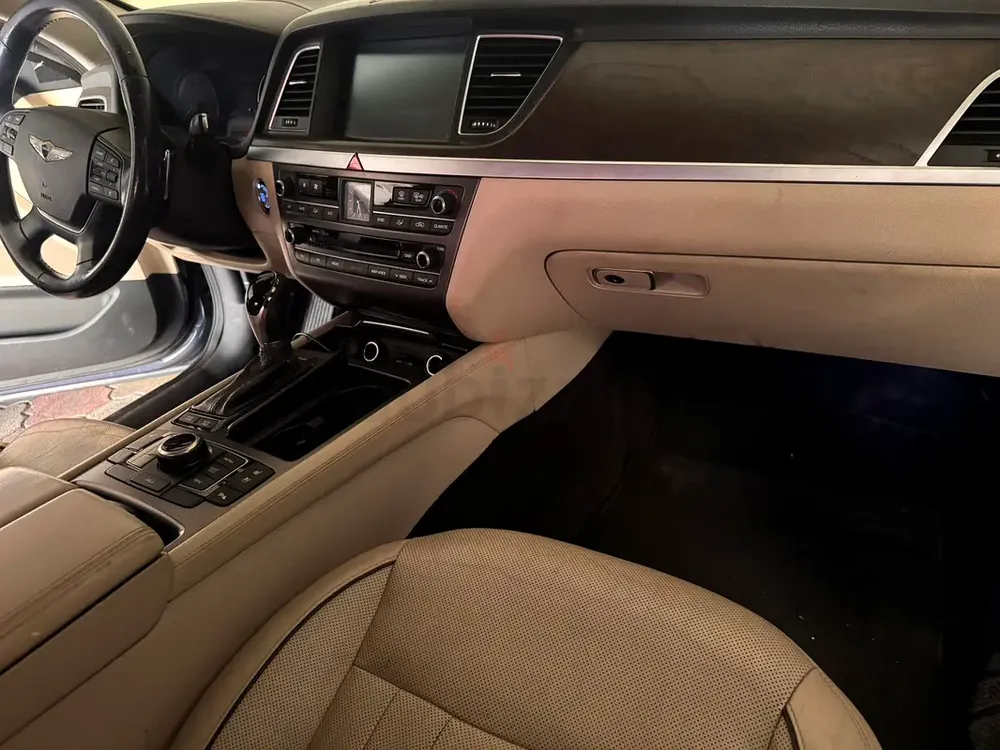 GCC GENESIS V8 ROYAL - Image 5