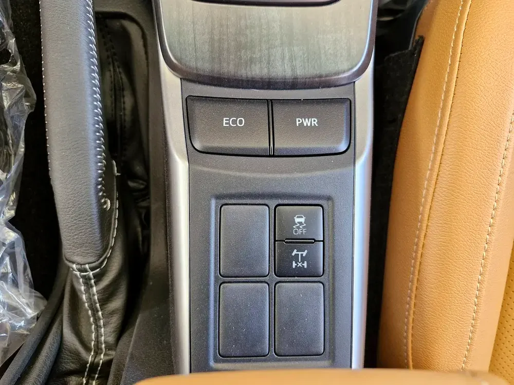 2025 TOYOTA FORTUNER 4X4 4.0L V6 GCC BRAND NEW 0KM - Image 13