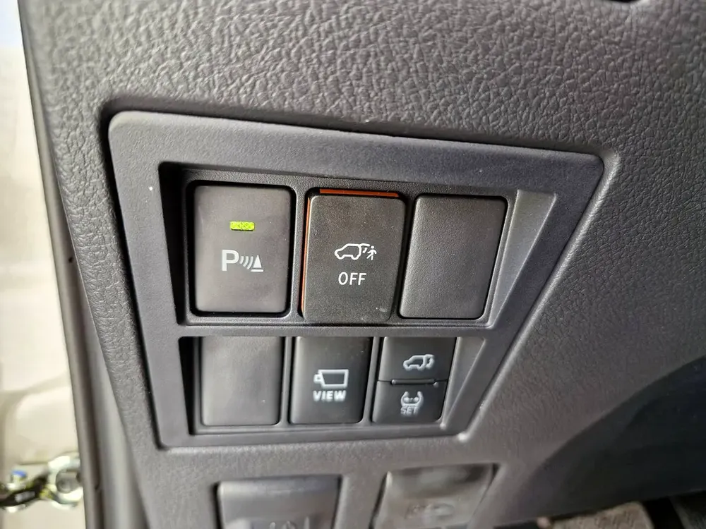 2025 TOYOTA FORTUNER 4X4 4.0L V6 GCC BRAND NEW 0KM - Image 18