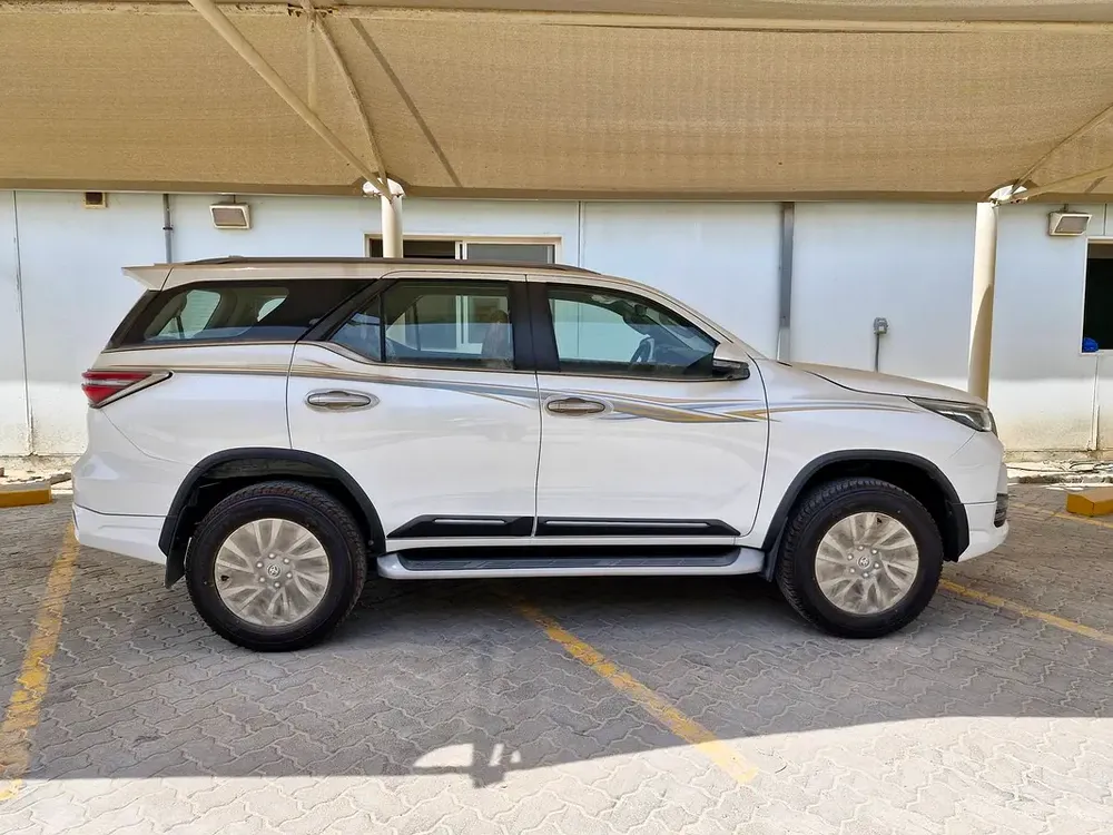2025 TOYOTA FORTUNER 4X4 4.0L V6 GCC BRAND NEW 0KM - Image 19