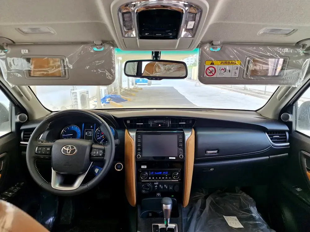 2025 TOYOTA FORTUNER 4X4 4.0L V6 GCC BRAND NEW 0KM - Image 7