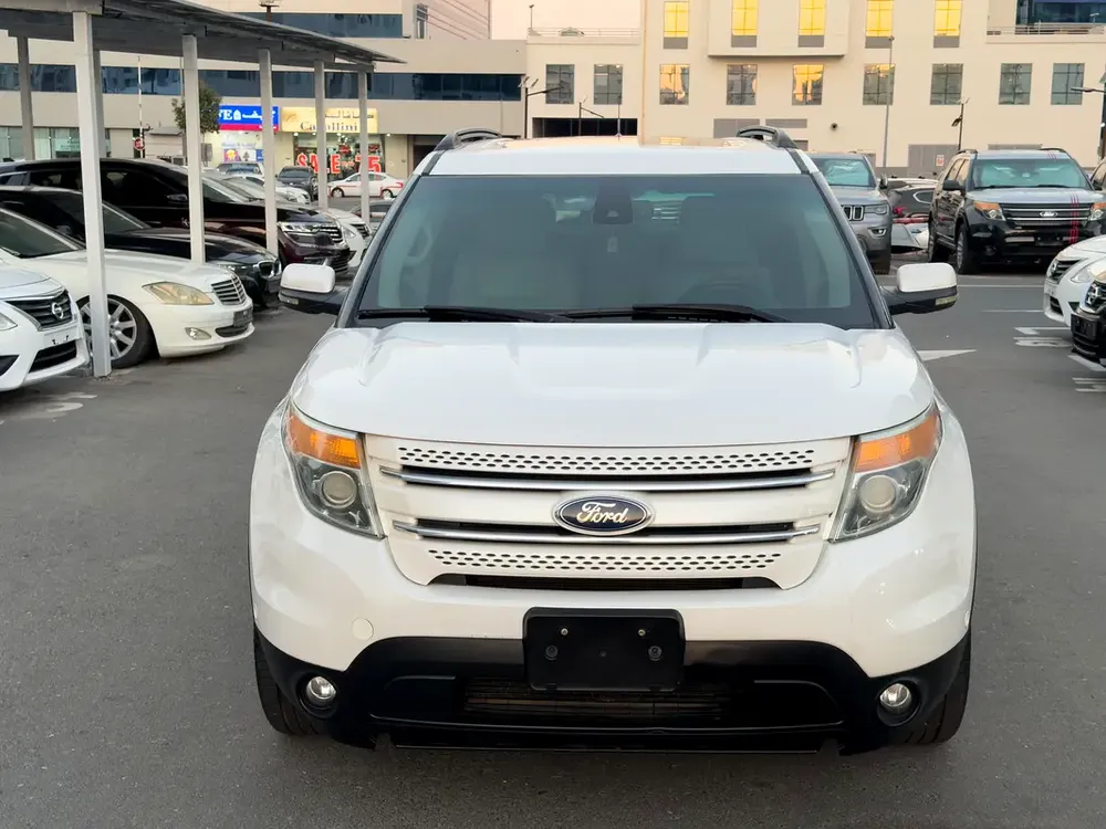 Explorer fully loaded GCC spec accident free, single owner well maintained - Image 4