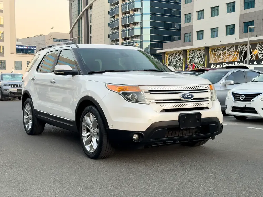 Explorer fully loaded GCC spec accident free, single owner well maintained - Image 7