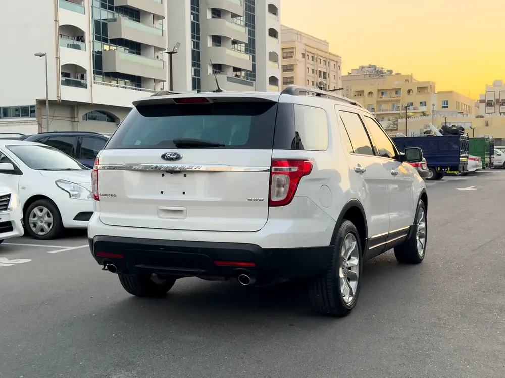Explorer fully loaded GCC spec accident free, single owner well maintained - Image 8