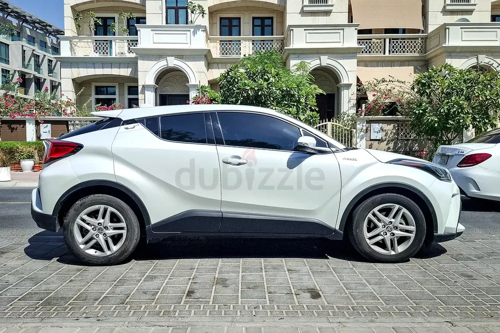AED 1140/month | 2023 Toyota C-HR  | GCC Specs | Ref#374930 - Image 4